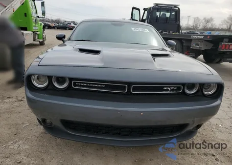 2015 Dodge Challenger Sxt Plus z USA, uszkodzony, nr VIN 2C3CDZBG5FH757596